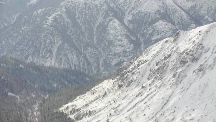 나무 구름 라이프스타일 여행 겨울 모션 자연 하늘 휴가 산 안테나 풍경 사람없음 야외 환경 얼음 추위 흰색 시골 헬리콥터 숲 북극 서리 시베리아 1인칭시점 4K MOV 해외동영상 클립영상 자연요소 식물 시선 계절 컬러 통신 비행기 생활 극지방 생태계 동영상 파일형식