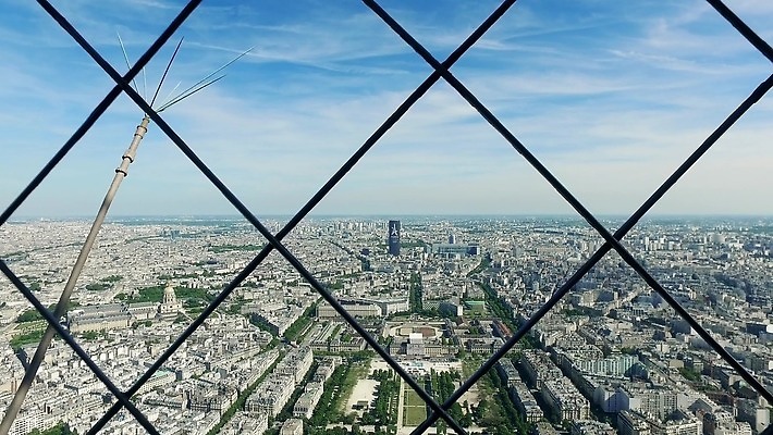 공원 유럽 여행 건축양식 하늘 거리 안테나 파노라마 풍경 사람없음 건물 여름 빛 도시풍경 탑 봄 프랑스 도시 역사 정상 장면 타운 스카이라인 프랑스어 랜드마크 수도권 화성 2017년 1인칭시점 파리(프랑스) 4K MP4 해외동영상 클립영상 문자 건축물 시선 계절 공공시설 건축 나라 통신 촬영기법 행성 연도 지역 동영상 파일형식