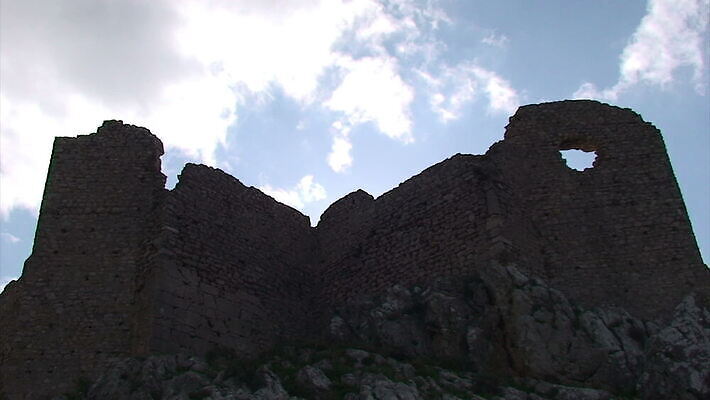 구름 로우앵글 사람없음 성 방어 수비 역사 싸움 전쟁 옛날 타임랩스 MOV 해외동영상 클립영상 자연요소 건축물 뷰포인트 모션 촬영기법 어류 동영상 파일형식