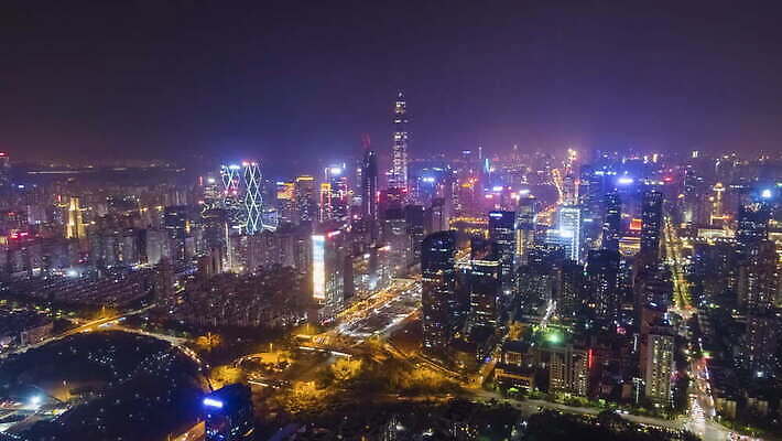 아시아 도로 건축양식 안테나 파노라마 사람없음 건물 빛 도시풍경 고층빌딩 중국 도시 도심 야간 저녁 스카이라인 빛망울 항공촬영 랜드마크 조감도 4K 타임랩스 설정숏 MOV 해외동영상 클립영상 자연요소 건축물 건축 나라 길 뷰포인트 통신 교통시설 촬영기법 풍경 빌딩 동영상 파일형식