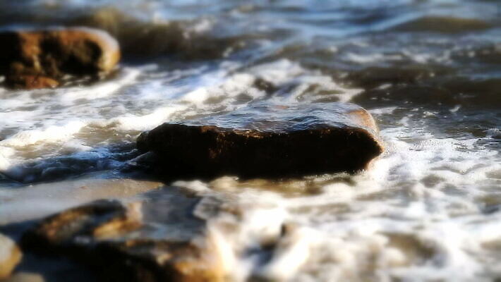 파도 바다 백그라운드 자연 바람 날씨 사람없음 물 파란색 빛 태양 힘 흰색 거친 서핑 가장자리 닫기 떨어짐 큼 충돌 분무기 암초 폭풍 에콰도르 폭풍우 스플래쉬 MOV 해외동영상 클립영상 자연요소 컬러 컨셉 모션 수상스포츠 비_날씨 남아메리카 둘레 크기 자연재해 생태계 동영상 파일형식