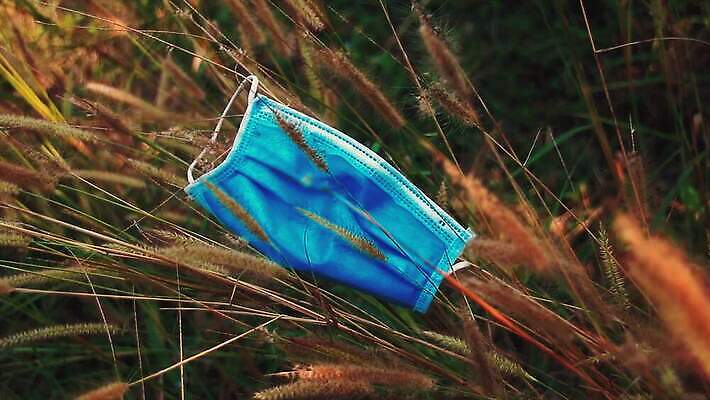 가방 건강 사람없음 야외 환경 환경오염 오염 쓰레기 파편 버리기 사회이슈 문제 부주의 생태학 전염병 현실 코로나바이러스 뉴노멀 4K MP4 해외동영상 클립영상 잡화 교육 컨셉 모션 경제 바이러스 질병 동영상 파일형식