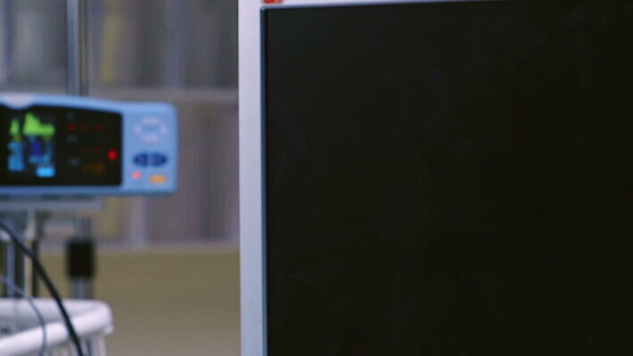 선 과학 통신 프레임 기술 건강 병원 사람없음 전자제품 컴퓨터 숫자 약 디지털 모니터 자료 어둠 공백 방 장비 환자 의사 정보 하트 긴급 맥박 돌봄 심전도 자취 비어있는 MOV 해외동영상 클립영상 모양 문자 의학 모션 의료진 동영상 파일형식