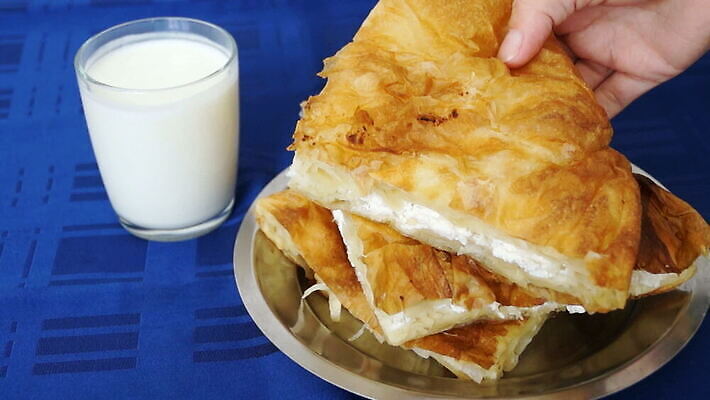 전통 여자 음료 음식 치즈 육류 사람없음 빵집 우유 껍질 맛 아침식사 먹기 반죽 요거트 발칸반도 페스츄리 맛있는 페타치즈 MOV 해외동영상 클립영상 빵 컨셉 식재료 모션 유제품 사람 상점 식사 동영상 파일형식