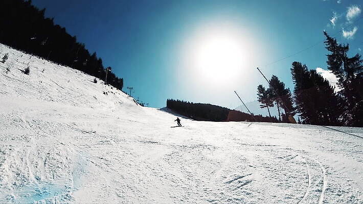 라이프스타일 계절 스포츠 여행 포즈 겨울 휴가 스키 산 사람 경사 성인 사람없음 야외 운동 얼음 활발 추위 도전 결심 집중 속도 휴양지 스키선수 노력 불가리아 반스코 MOV 해외동영상 슬로모션 클립영상 자연요소 컨셉 겨울스포츠 운동선수 촬영기법 건강 생활 장소 동영상 파일형식 남유럽