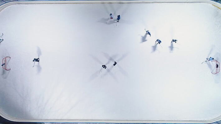 스포츠 겨울 안테나 건강 사람 경기 사람없음 야외 세로 얼음 경쟁 추위 게임 저녁 하키 빛망울 항공촬영 조감도 퍽 플레이어 4K 설정숏 MOV 해외동영상 클립영상 자연요소 계절 뷰포인트 컨셉 통신 놀이 촬영기법 빛 구기 야간 동영상 하키용품 파일형식
