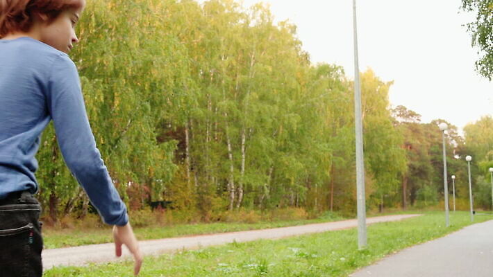 라이프스타일 공원 남자 길 스포츠 장난 기술 한명 사람 소년 취미 야외 10대 초록색 운동 유행 스케이팅 도시 스케이트보드 승차 오솔길 역동적 스케이터 방법 양발 프리스타일 힙스터 MOV 해외동영상 클립영상 1 공공시설 패션 어린이 컬러 컨셉 모션 청소년 겨울스포츠 운동선수 건강 생활 보드_스포츠 동영상 파일형식