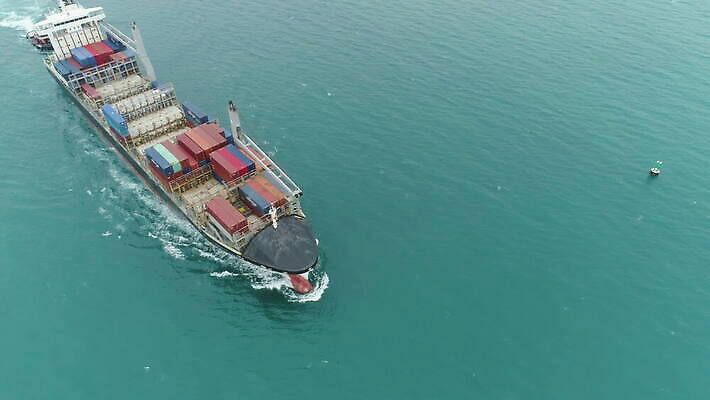 산업 바다 교통시설 안테나 사람없음 화물 보트 컨테이너 화물선 무역 함선 갸우뚱 물류 수입 조감도 4K MOV 해외동영상 클립영상 교통 배_교통 통신 모션 운송업 시설 동영상 파일형식