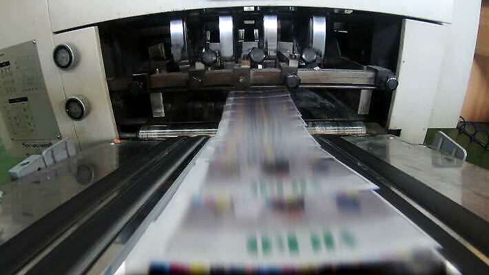 식물 산업 종이 컬러 컨셉 비즈니스 공장 잉크 주택 사람없음 그래픽 책 파란색 사무실 노란색 상점 디지털 검은색 기계 장비 도구 업무 작업실 신문 제조 잡지 인쇄 속도 상업 롤러 언론 공학 방법 출판 4K MOV 해외동영상 클립영상 교육 공업 건물 간행물 작업 뉴스 동영상 파일형식