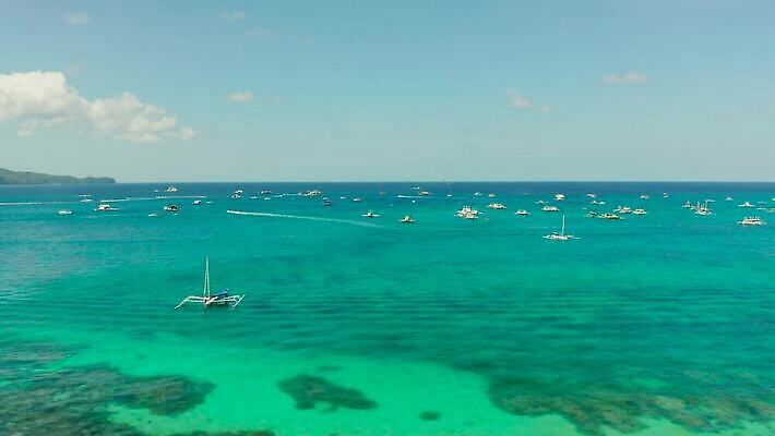 라이프스타일 행복 스포츠 파도 바다 여행 포즈 장난 자연 놀이 하늘 휴가 휴식 건강 사람 풍경 사람없음 야외 물 여름 여행객 기쁨 자유 물방울 체험 보트 그룹 떨어짐 승차 속도 낙하산 보라카이 4K MOV 해외동영상 클립영상 자연요소 계절 감정 컨셉 모션 필리핀 생활 배 생태계 동영상 선박 파일형식