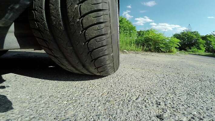 도로 선 여행 백그라운드 이동 교통시설 모션 자동차 추상 거리 사람없음 거울 운전 바퀴 속도 질감 타이어 범퍼 자동 4K MP4 해외동영상 클립영상 길 육상교통 교통 컨셉 무늬 시설 동영상 파일형식