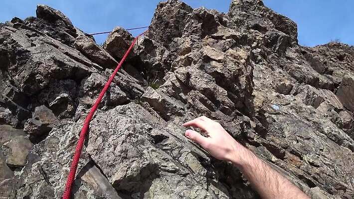 라이프스타일 손 옷 밧줄 스포츠 장갑 산 안전 사람 경사 성인 야외 금속 등산 하이킹 장비 그룹 보호 8 위험 보안 오르기 매듭 암초 기어 보험 산악가 MP4 해외동영상 클립영상 잡화 줄 컨셉 모션 재질 레저 생활 신체부위 숫자 트래킹 동영상 파일형식