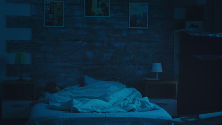 커플 여자 남자 감정 얼굴 가족 호텔 스트레스 주택 함께함 피곤 사랑 사람 여러명 내부 일상 침실 방 침대 표현 잠 야간 공포 충격 문제 나쁜 악몽 혼란 4K MOV 해외동영상 클립영상 자연요소 가구 다수 컨셉 관계 숙소 건물 라이프 신체부위 동영상 파일형식