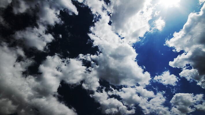 백그라운드 자연 하늘 바람 날씨 사람없음 야외 파란색 하이앵글 햇빛 태양 흐림 타임랩스 MOV 해외동영상 클립영상 자연요소 뷰포인트 컬러 촬영기법 생태계 동영상 파일형식