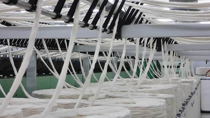 식물 산업 선 공장 사람없음 기계 장비 흰색 공구 직물 면 그룹 작업실 실 제조 실크 회전 탱크 롤 실타래 섬유 얼레 방앗간 양모 돌리기 자동화 줄서기 짜기 많음 MP4 해외동영상 클립영상 컬러 컨셉 공업 모션 도구 동영상 파일형식