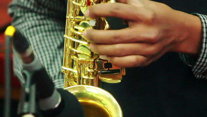 전통 문화 줄 음악 놀이 타악기 미술 사람 이벤트 사람없음 유행 쪽지 축제 화목 소리 콘서트 공연 음악가 가수 무대 기구 도구 잡기 악단 그룹 클래식 극장 바이올린 예술가 쇼 지휘자 오케스트라 연극 교향곡 뮤지컬 보컬 회원 생존 MOV 해외동영상 클립영상 직업 악기 컨셉 모션 현악기 문화예술 동영상 파일형식