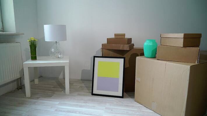 벽 이동 포장 교통시설 모션 새로움 바닥 아파트 주택 실내 사람없음 내부 상자 사무실 갈색 쌓기 방 화물 오픈 재산 플랫 주식 컨테이너 창고 패키지 수납 흙더미 짐싸기 판지 꺼내기 진짜 취급주의 파케트 비어있는 4K MOV 해외동영상 클립영상 산업 컬러 교통 컨셉 비즈니스 경고 건물 금융 흙 운송업 시설 동영상 파일형식 더미