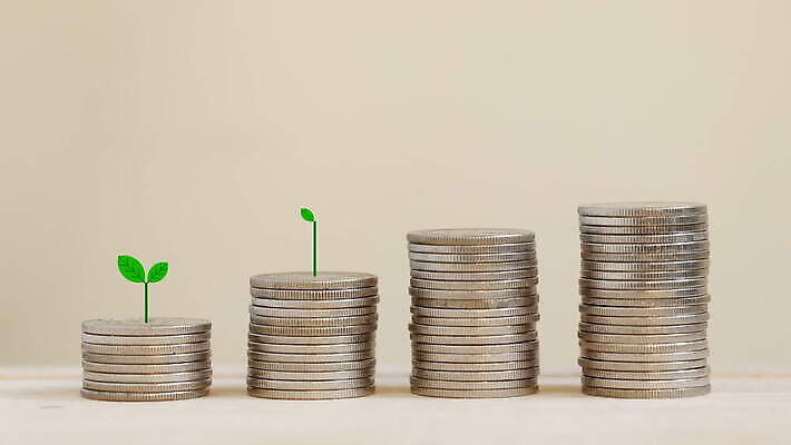 나무 디자인 컨셉 돈 비즈니스 성공 그래프 사람없음 금융 쌓기 달러 금속 동전 성장 우승 재산 황금 확대 은색 플러스 배열 심볼 사인 투자 상업 이익 보물 흙더미 빚 고립 관심 서류판 센트 수입 페니 4K MOV 해외동영상 클립영상 식물 기호 컬러 모션 재질 경제 사무용품 흙 최고 동영상 파일형식 더미