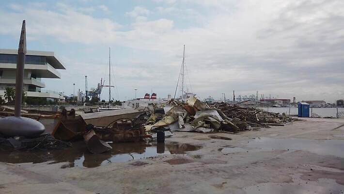 산업 바다 공장 사람없음 물 환경 금속 항구 재활용 보트 환경오염 오염 쓰레기 폐기물 파편 플라스틱 조선소 버리기 포트 낭비 구식 생태학 처리 많음 4K MOV 해외동영상 클립영상 자연요소 교육 컨셉 공업 교통시설 모션 재질 배 친환경 동영상 선박 파일형식