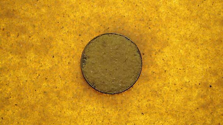 1 모래 백그라운드 컨셉 돈 비즈니스 자연 바람 사람없음 금융 노란색 금속 동전 황금 암호 정상 낟알 불기 발굴 심볼 사인 무역 싱글 보물 토막 발견 고고학 고립 땅파기 4K MP4 해외동영상 클립영상 자연요소 교육 산업 컬러 모션 재질 날씨 경제 재산 생태계 동영상 파일형식