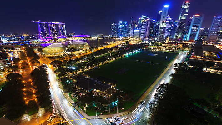 아시아 도로 여행 밭 비즈니스 건축양식 교통시설 하늘 호텔 안테나 파노라마 사람 풍경 건물 빛 도시풍경 세계 고층빌딩 새벽 도시 보트 도심 야간 타운 스카이라인 싱가폴 랜드마크 수도권 인기 4K 타임랩스 MOV 해외동영상 클립영상 자연요소 건축물 건축 나라 길 교통 농업 배_교통 통신 숙소 촬영기법 빌딩 시설 지역 동영상 파일형식