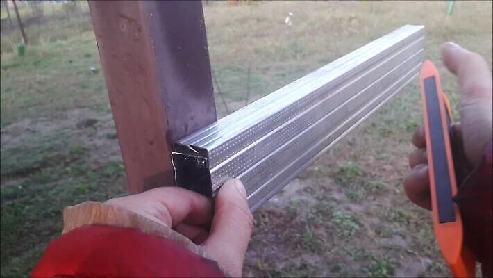 모양 디자인 외관 산업 벽 건축양식 지붕 노동자 새로움 주택 프레임 사람없음 야외 옆모습 금속 엔지니어 제조 땅 철 시트 설치 철강 아연 MP4 해외동영상 클립영상 직업 건축 뷰포인트 컨셉 재질 건물 기술자 동영상 영양소 파일형식