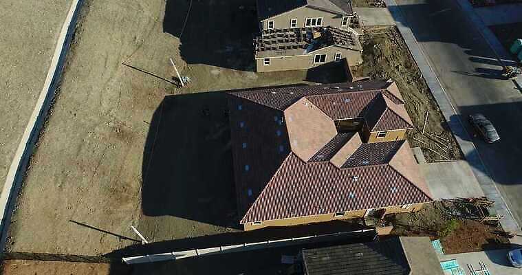 산업 부동산 새로움 주택 안테나 사람없음 건물 건설현장 땅 머리위 먼지 이웃 항공촬영 개발 4K MP4 해외동영상 클립영상 건축물 뷰포인트 컨셉 통신 건설업 재산 동영상 파일형식