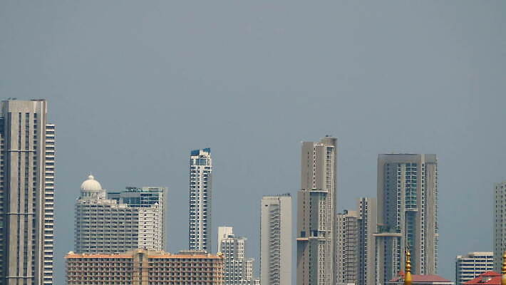 백그라운드 회사 비즈니스 건축양식 모션 유리 하늘 부동산 사람없음 건물 경제 파란색 도시풍경 사무실 카메라 탑 고층빌딩 도시 재산 도심 정상 큼 시설 상업 장면 지역 타운 스카이라인 공학 개발 랜드마크 수도권 카피스페이스 4K MOV 해외동영상 클립영상 건축물 교육 건축 컬러 재질 풍경 빌딩 금융 전자제품 공백 크기 동영상 파일형식