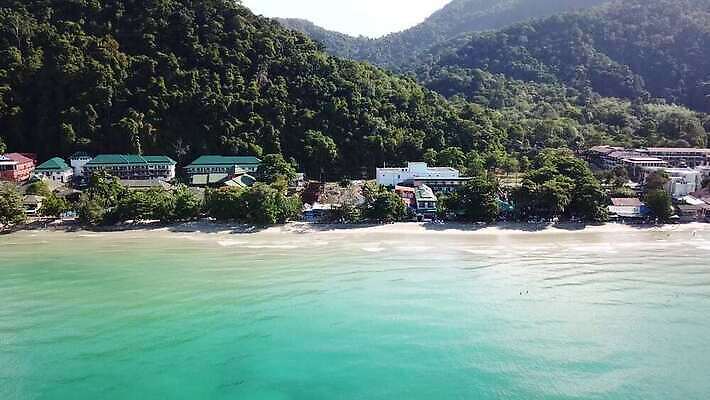 나무 모래 파도 바다 섬 여행 백그라운드 태국 자연 하늘 호텔 휴가 휴식 안테나 사람 사람없음 초록색 물 파란색 모래사장 야자수 태양 맑음 수영 자유 광선 투명 황금 언덕 하와이 폴리네시아 드론 터키석 파라다이스 그리너리 4K MP4 해외동영상 클립영상 자연요소 식물 아시아 컬러 컨셉 통신 숙소 날씨 미국 수상스포츠 오세아니아 보석 생태계 동영상 파일형식 트랜드컬러