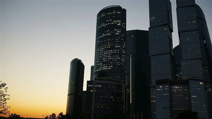 직업 라이프스타일 외관 인터넷 비즈니스 사업가 텍스트 성공 모바일 설계 기술 사람없음 야외 금융 스마트폰 핸드폰 컴퓨터 사무실 알약 디지털 고층빌딩 정보 도시 업무 비즈니스맨 자신감 네트워크 메시지 연결 스마트 허리 온라인 변호사 소셜미디어 네트워킹 MOV 해외동영상 클립영상 남자 감정 컨셉 빌딩 생활 신체부위 경제 전자제품 스마트기기 약 작업 직장인 동영상 파일형식