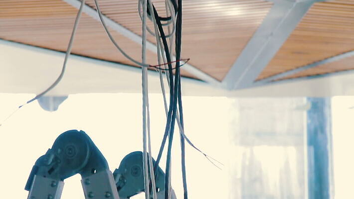 디자인 산업 비즈니스 아파트 주택 실내 사람없음 내부 건물 빛 사무실 힘 카페 방 건설현장 에너지 수리 콘센트 코드 연결 위험 땅 천장 생태계 철사 시스템 스위치 노출 미장 석고 설치 개조 배선 비어있는 MOV 해외동영상 클립영상 건축물 컨셉 건설업 상점 한자 동영상 파일형식