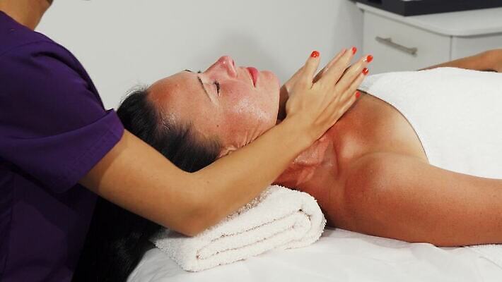 직업 라이프스타일 얼굴 여행 호텔 휴식 스트레스 건강 두명 뷰티 상점 스파 화장품 마사지 주름 미용사 소중 허브 마사지사 서비스 휴양지 테라피 내추럴 순서 돌봄 리프팅 보습 안마사 치료사 치유 4K MOV 해외동영상 클립영상 식물 컨셉 모션 숙소 사람 생활 신체부위 장소 동영상 파일형식