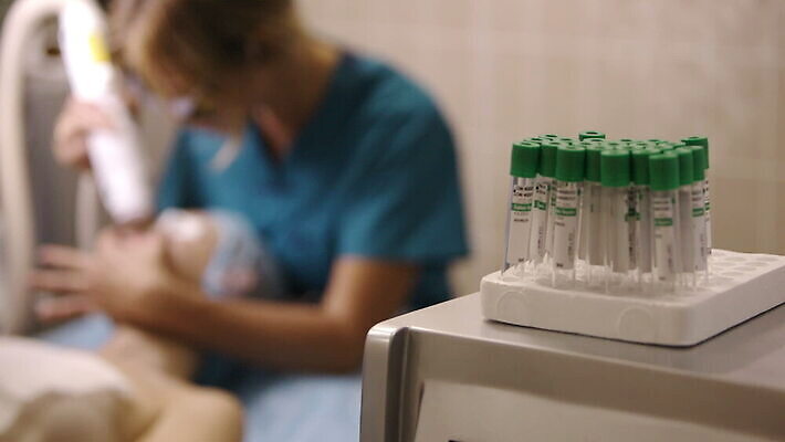 직업 여자 얼굴 사람 성인 건강관리 스파 화장품 장비 미용사 청소 피부 상쾌 스킨케어 외과 테라피 순서 돌봄 MOV 해외동영상 클립영상 감정 의학 모션 건강 병원 관리 신체부위 뷰티 동영상 파일형식