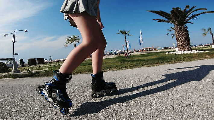 라이프스타일 디자인 스포츠 백그라운드 사람 야외 10대 여름 유행 스케이트 스케이팅 스케이트보드 칼날 플랫 승차 스케치 속도 복고 롤러 스케이터 4K MOV 해외동영상 클립영상 계절 스포츠용품 모션 청소년 겨울스포츠 운동선수 미술 생활 보드_스포츠 동영상 파일형식