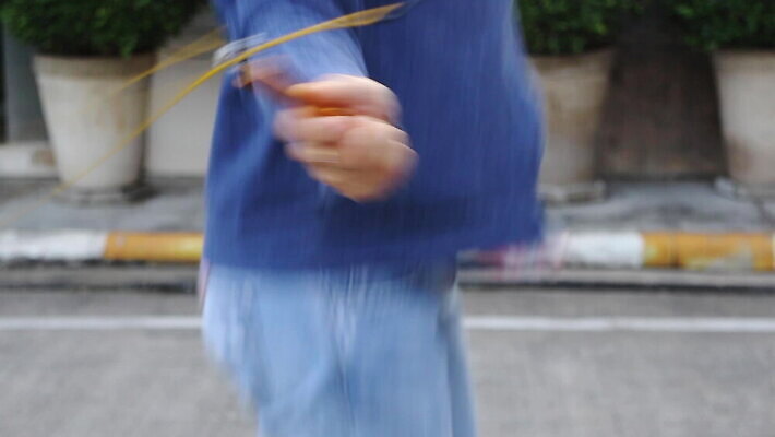 라이프스타일 여자 밧줄 스포츠 다이어트 모션 근육 노동자 건강 한명 서기 성인 야외 신체부위 가로 운동 점프 강사 스트레칭 어둠 힘 헬스장 잡기 보디빌딩 날씬함 체육관 땀 근육질 노력 무거움 연소 블러효과 투쟁 프리랜서 여자한명만 성인여자한명만 자극 MOV 해외동영상 클립영상 직업 1 줄 사람 생활 헬스 무게 몸매 동영상 블러 여자만 성인여자만 파일형식 효과