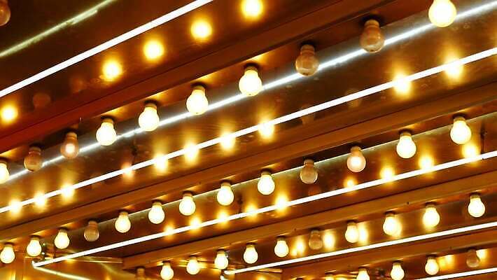 조각 백그라운드 전구 추상 전등 조명 사람없음 빛 반짝임 축제 미국 활발 수확 게임 황금 도박 닫기 맥박 야간 위험 향수 카지노 복고 네온 야광 빛망울 싱가폴 강렬 광 구식 리듬 마카오 잭팟 줄서기 많음 카피스페이스 유흥 4K 깜빡이다 MP4 해외동영상 클립영상 자연요소 아시아 컨셉 북아메리카 무늬 농업 의학 모션 놀이 화장품 공백 동영상 파일형식