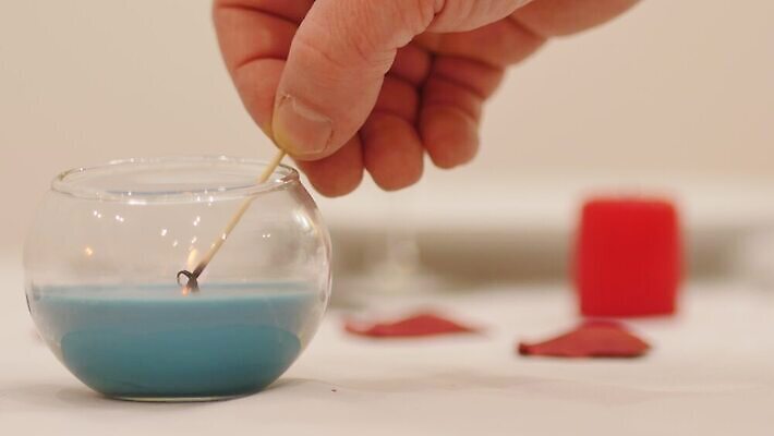 기념일 꽃잎 꽃 결혼 백그라운드 컨셉 데이트 촛불 탁자 불 불꽃 발렌타인데이 사랑 사람없음 장식 빨간색 파란색 빛 장미 노란색 교회 검은색 어둠 낭만 벚꽃 하트 축하 생일 우아함 연소 고립 광 왁스 벡터 4K MP4 해외동영상 클립영상 자연요소 모양 식물 감정 컬러 가구 초 종교건축 데이이벤트 이벤트 건물 동영상 파일형식