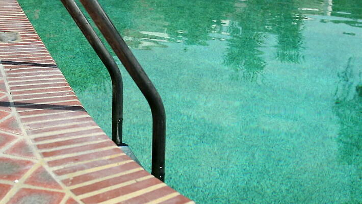 물결 스포츠 파도 여행 백그라운드 이동 자연 놀이 호텔 휴가 휴식 수영장 건강 사람없음 야외 물 파란색 운동 계단 수중 수영 스파 거품 젖음 흐름 물방울 신선 액체 개울 떨어짐 당구 타일 상쾌 다이빙 질감 물새 단계 위생관리 MOV 해외동영상 클립영상 자연요소 감정 바다 컬러 컨셉 조류 숙소 관리 강 구기 수상스포츠 생태계 동영상 수중스포츠 파일형식