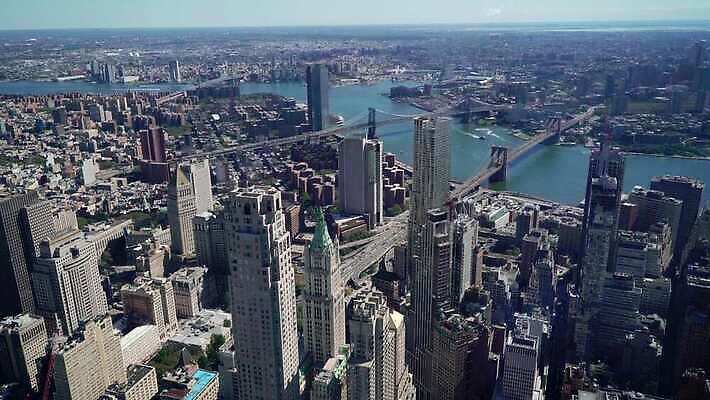 여행 비즈니스 건축양식 하늘 파노라마 풍경 사람없음 건물 물 금융 파란색 강 도시풍경 사무실 고층빌딩 미국 도시 도심 뉴욕 지역 대도시 스카이라인 맨해튼 랜드마크 허드슨강 브루클린 4K MOV 해외동영상 클립영상 자연요소 건축물 건축 컬러 북아메리카 촬영기법 빌딩 경제 동영상 파일형식