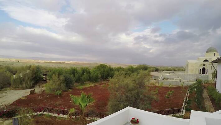 주간 전통 기독교 종교 사랑 성인 사람없음 야외 물 강 여행객 예수 영혼 축복 중앙 땅 신성 진흙 동쪽 랜드마크 세례 순례 순례자 요르단 이스라엘 4K MP4 해외동영상 클립영상 자연요소 감정 컨셉 중동 사람 신_종교 방향 동영상 서아시아 파일형식