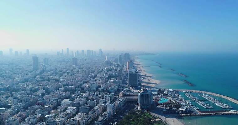 라이프스타일 바다 비즈니스 중동 건축양식 하늘 호텔 부동산 휴가 안테나 파노라마 사람없음 건물 여름 금융 관광지 하이앵글 도시풍경 탑 고층빌딩 도시 재산 지중해 조경 스카이라인 항공촬영 구시가지 드론 이스라엘 조감도 수평선 4K MOV 해외동영상 클립영상 건축물 계절 건축 나라 뷰포인트 여행 통신 숙소 촬영기법 풍경 빌딩 생활 경제 동영상 서아시아 파일형식