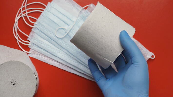 손 장갑 백그라운드 컨셉 손가락 병원 마스크 한명 사람 치료 빨간색 파란색 약 건강관리 장비 간호사 의사 흰색 긴급 수술 호흡기관 보호 질병 구급차 구조원 진열장 감염 보여주기 박테리아 위생관리 전염병 사스 코로나바이러스 4K MOV 해외동영상 클립영상 직업 1 잡화 컬러 의학 모션 자동차 건강 관리 신체부위 의료진 장기_의학 바이러스 동영상 파일형식