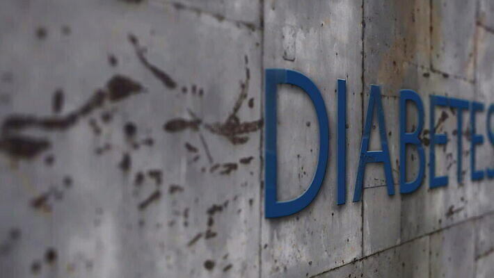 디자인 음식 벽 컨셉 다이어트 건강 타이포그라피 사람없음 치료 단어 약 기록 혈액 질병 설탕 비만 타입 췌장 당뇨병 돌봄 인슐린 증상 포도당 MOV 해외동영상 클립영상 문자 의학 모션 장기_의학 몸매 동영상 파일형식