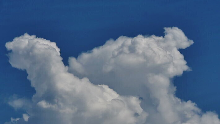 구름 컬러 백그라운드 자연 하늘 날씨 풍경 사람없음 야외 가로 여름 파란색 빛 햇빛 태양 우주 환경 흰색 전원 분위기 장면 천국 솜털 스카이라인 내추럴 오존 적란운 천창 유일 타임랩스 MOV 해외동영상 클립영상 자연요소 계절 컨셉 촬영기법 전기에너지 생태계 동영상 파일형식 구름_자연