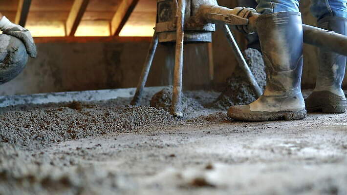 산업 모래 노동자 바닥 주택 사람없음 건물 가로 기계 장비 건설현장 공구 업무 수리 제조 종업원 파이프 시멘트 시스템 난방 펌프 건축업자 공예가 미장 석고 설치 콘크리트 4K MOV 해외동영상 클립영상 직업 건축물 건축 건설업 도구 작업 동영상 파일형식