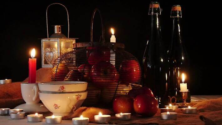 전통 행복 음료 음식 크리스마스 과일 자연 새로움 건강 사람없음 빨간색 농장 주스 낭만 시골 긴급 알코올 신선 달콤 사과 상품 연도 유기농 내추럴 2018년 노르망디 바이오 숙성 4K MP4 해외동영상 클립영상 웰빙 기념일 감정 컬러 컨셉 농업 맛 생태계 동영상 파일형식