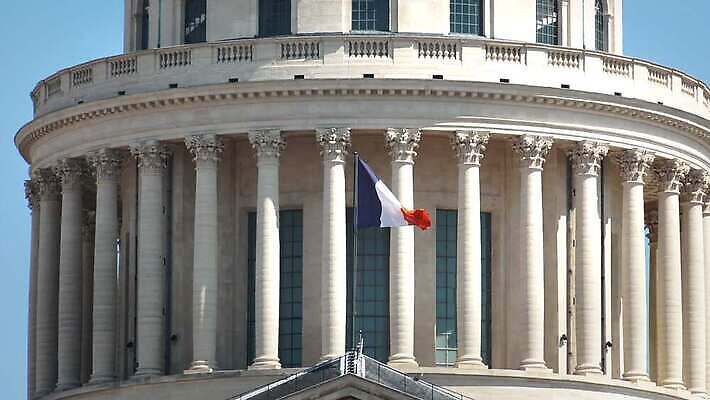 전통 유럽 문화 파도 여행 백그라운드 건축양식 하늘 미술 사람없음 건물 여름 교회 탑 프랑스 바위 깃발 무덤 도시 사찰 역사 클래식 스케치 심볼 손그림 천연기념물 프랑스어 고딕 구역 랜드마크 옛날 파리(프랑스) 4K MP4 해외동영상 클립영상 문자 건축물 계절 건축 나라 바다 컨셉 종교건축 문화예술 돌_바위 동영상 파일형식