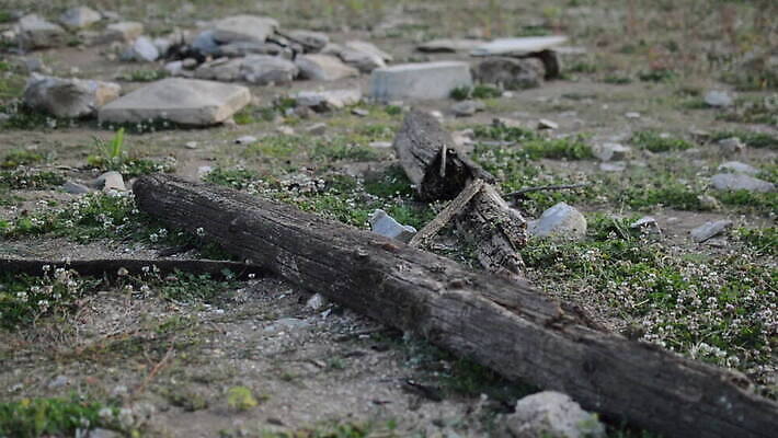 구름 문화 호수 백그라운드 하늘 사람없음 목재 손상 수확 골동품 바위 기둥 중세 역사 재산 신비 버리기 슛 그런지 옛날 파멸 MOV 해외동영상 클립영상 자연요소 나무 건축 컨셉 농업 재료 모션 금융 동영상 파일형식 소멸