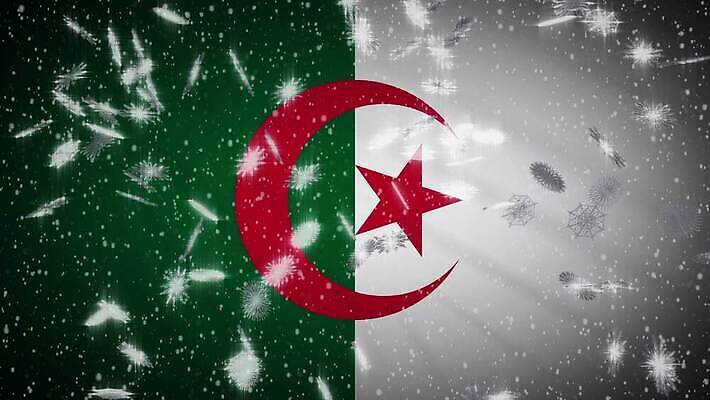 디자인 행복 백그라운드 크리스마스 겨울 패턴 모션 아프리카 바람 휴가 기념 사람없음 컴퓨터그래픽 파란색 빛 뷰티 냉동 축제 추위 축하 깃발 직물 인사 눈송이 고리 떨어짐 묘기 연도 디지털합성 법 해피뉴이어 스포트라이트 애니메이션 눈보라 아랍어 알제리 4K MOV 해외동영상 클립영상 자연요소 계절 기념일 감정 나라 컬러 컨셉 무늬 날씨 눈_날씨 그래픽 새해인사 예절 동영상 파일형식