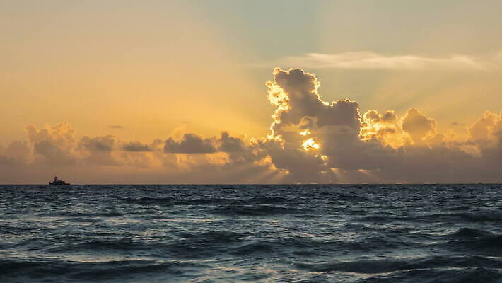 구름 바다 아침 사람없음 햇빛 태양 일출 미국 마이애미 4K 타임랩스 MOV 해외동영상 클립영상 주간 자연요소 북아메리카 촬영기법 노을 동영상 파일형식